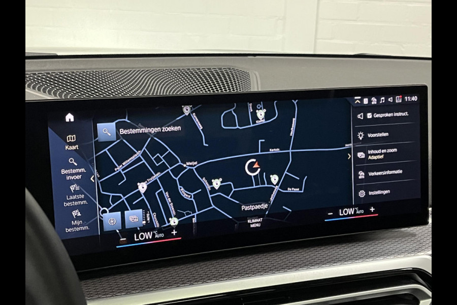 BMW 3-serie 330e M-pakket | Adapt. cruise | Open dak | Trekhaak | Head-up | Stoelverwarming | Sfeerverlichting | Carplay | Leder