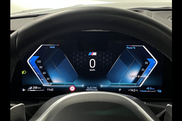 BMW 3-serie 330e M-pakket | Adapt. cruise | Open dak | Trekhaak | Head-up | Stoelverwarming | Sfeerverlichting | Carplay | Leder