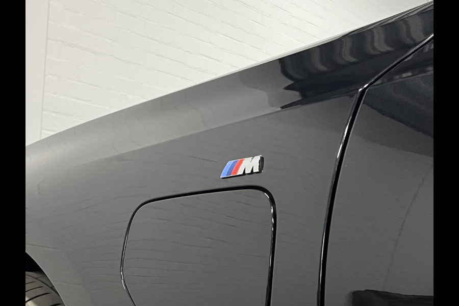 BMW 3-serie 330e M-pakket | Adapt. cruise | Open dak | Trekhaak | Head-up | Stoelverwarming | Sfeerverlichting | Carplay | Leder