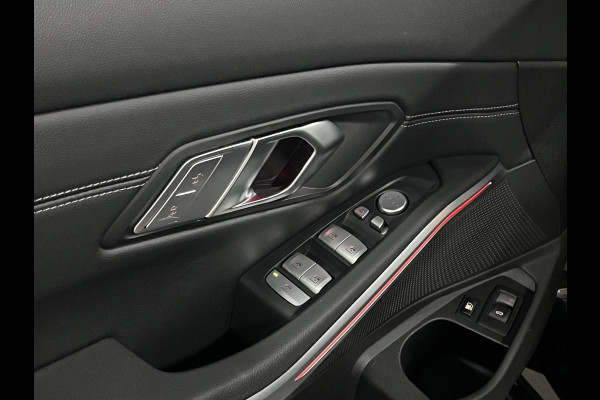 BMW 3-serie 330e M-pakket | Adapt. cruise | Open dak | Trekhaak | Head-up | Stoelverwarming | Sfeerverlichting | Carplay | Leder