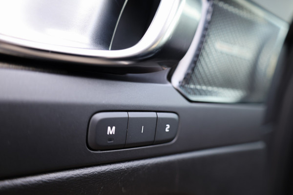 Volvo XC40 1.5 T5 Recharge R-Design | PANO | H&K | MEMORY | 360 | DODE HOEK | KEYLESS | ELEK TREKHAAK |