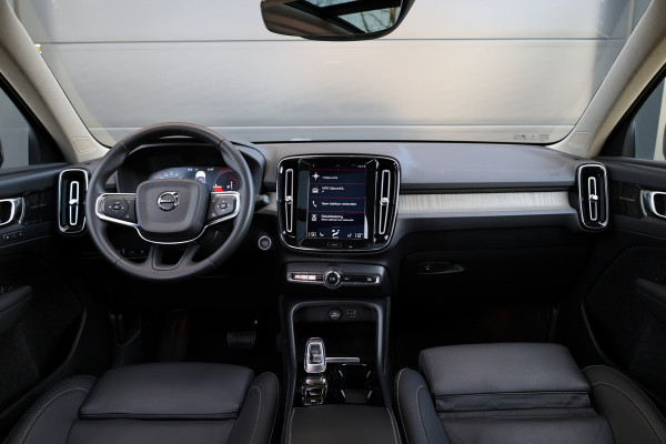 Volvo XC40 1.5 T5 Recharge R-Design | PANO | H&K | MEMORY | 360 | DODE HOEK | KEYLESS | ELEK TREKHAAK |