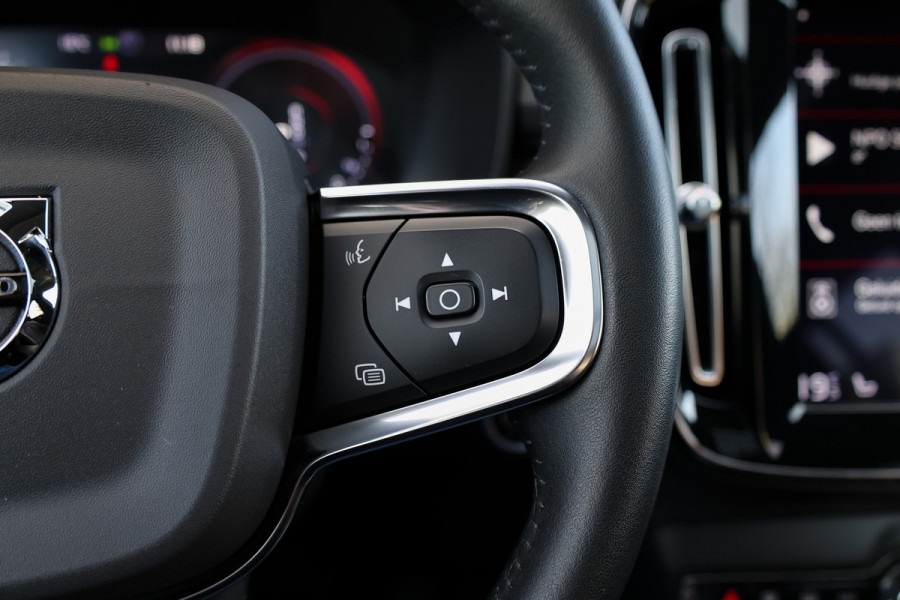Volvo XC40 1.5 T5 Recharge R-Design | PANO | H&K | MEMORY | 360 | DODE HOEK | KEYLESS | ELEK TREKHAAK |