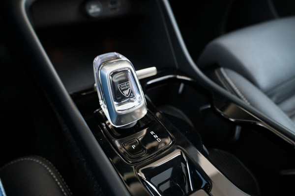 Volvo XC40 1.5 T5 Recharge R-Design | PANO | H&K | MEMORY | 360 | DODE HOEK | KEYLESS | ELEK TREKHAAK |