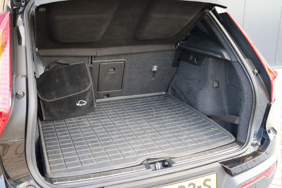 Volvo XC40 1.5 T5 Recharge R-Design | PANO | H&K | MEMORY | 360 | DODE HOEK | KEYLESS | ELEK TREKHAAK |