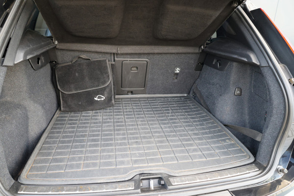 Volvo XC40 1.5 T5 Recharge R-Design | PANO | H&K | MEMORY | 360 | DODE HOEK | KEYLESS | ELEK TREKHAAK |