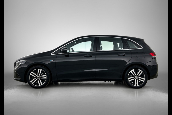 Mercedes-Benz B-Klasse 250 e Plug-In Hybride Trekhaak | Parkeerpakket met achteruitrijcamera | Ledkoplampen | Easy Pack Achterklep | Stoelverwarming. Inclusief 24 maanden MB Certified garantie voor Europa.