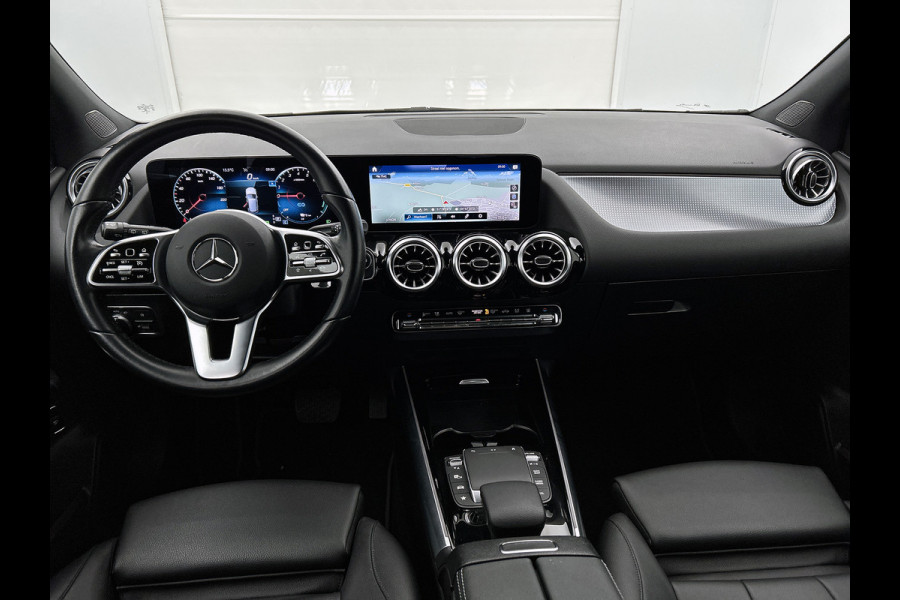Mercedes-Benz B-Klasse 250 e Plug-In Hybride Trekhaak | Parkeerpakket met achteruitrijcamera | Ledkoplampen | Easy Pack Achterklep | Stoelverwarming. Inclusief 24 maanden MB Certified garantie voor Europa.