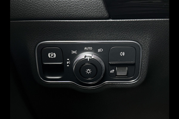 Mercedes-Benz B-Klasse 250 e Plug-In Hybride Trekhaak | Parkeerpakket met achteruitrijcamera | Ledkoplampen | Easy Pack Achterklep | Stoelverwarming. Inclusief 24 maanden MB Certified garantie voor Europa.