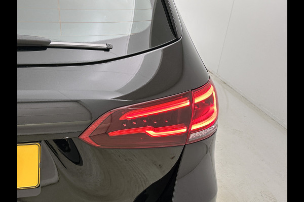 Mercedes-Benz B-Klasse 250 e Plug-In Hybride Trekhaak | Parkeerpakket met achteruitrijcamera | Ledkoplampen | Easy Pack Achterklep | Stoelverwarming. Inclusief 24 maanden MB Certified garantie voor Europa.