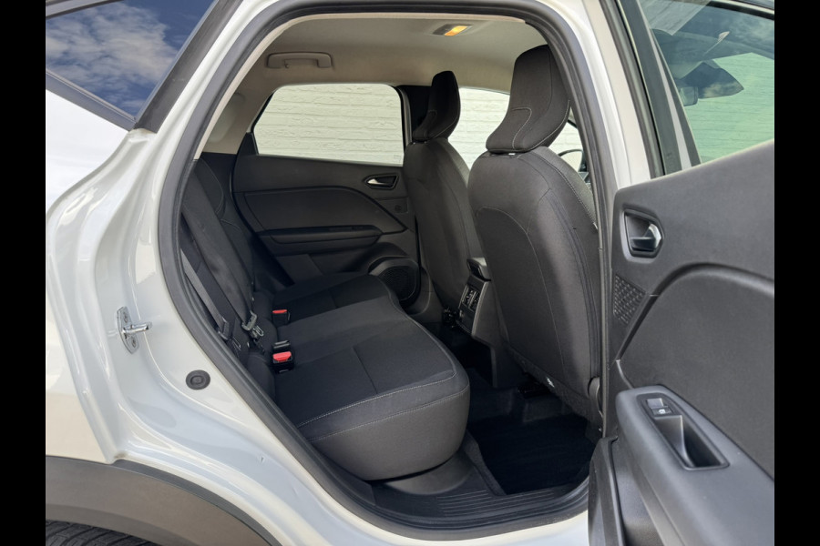 Renault Captur 1.3 TCe 140 Automaat Navigatie Carplay Cruise Verwarmde stoelen Pdc All season