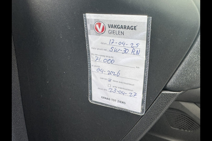 Renault Captur 1.3 TCe 140 Automaat Navigatie Carplay Cruise Verwarmde stoelen Pdc All season