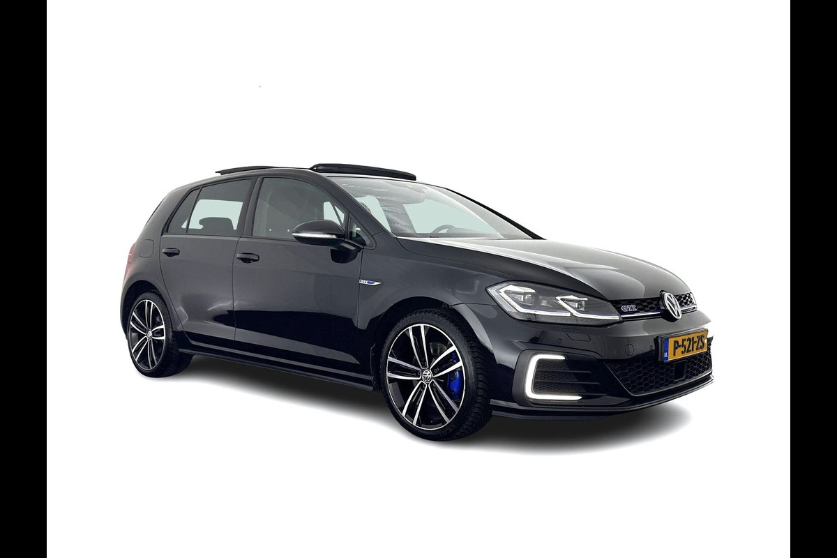 Volkswagen Golf 1.4 TSI PHEV GTE (Plug-in) (INCL-BTW) Aut. *PANO | ADAPTIVE-CRUISE | FULL-LED | DIGI-COCKPIT | BLINDSPOT | HEATED-SPORTSEATS | KEYLESS | NAVI-FULLMAP | AMBIENTLIGHT | SHIFTPADDLES | PRIVACY-GLASS | ECC | PDC | 18''ALU*