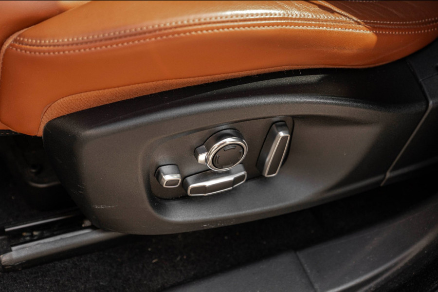 Jaguar E-Pace 2.0 P250 AWD HSE 250 PK Trekhaak Meridian Keyless Camera Leder Memory 21''