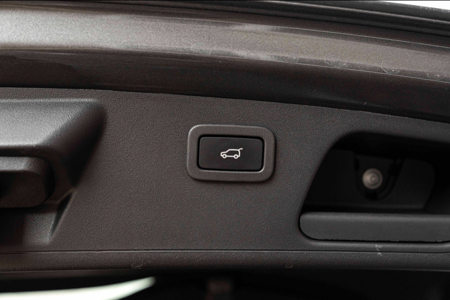 Jaguar E-Pace 2.0 P250 AWD HSE 250 PK Trekhaak Meridian Keyless Camera Leder Memory 21''