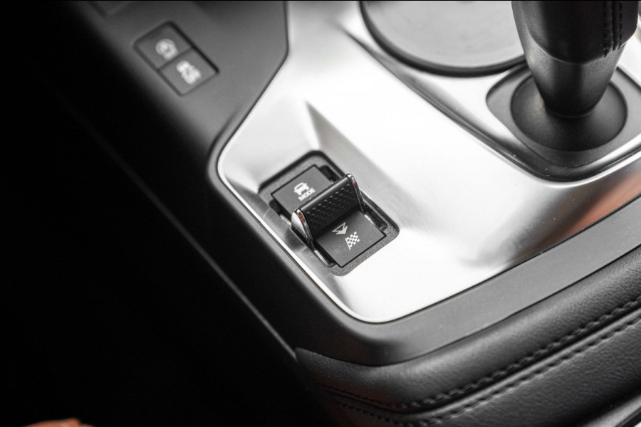 Jaguar E-Pace 2.0 P250 AWD HSE 250 PK Trekhaak Meridian Keyless Camera Leder Memory 21''