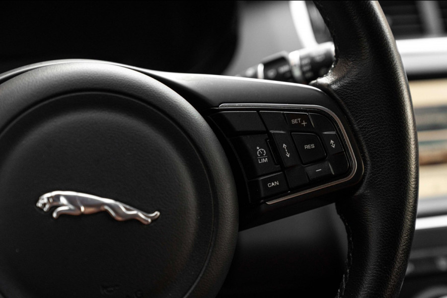 Jaguar E-Pace 2.0 P250 AWD HSE 250 PK Trekhaak Meridian Keyless Camera Leder Memory 21''