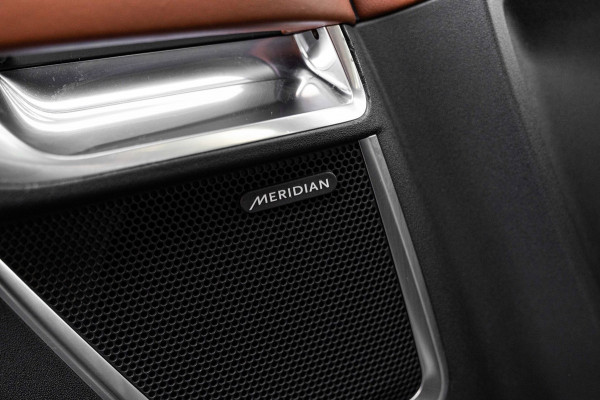 Jaguar E-Pace 2.0 P250 AWD HSE 250 PK Trekhaak Meridian Keyless Camera Leder Memory 21''