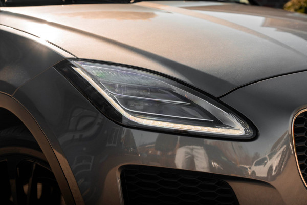 Jaguar E-Pace 2.0 P250 AWD HSE 250 PK Trekhaak Meridian Keyless Camera Leder Memory 21''