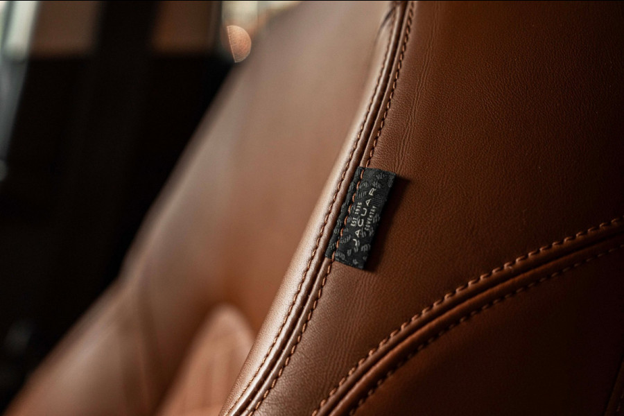 Jaguar E-Pace 2.0 P250 AWD HSE 250 PK Trekhaak Meridian Keyless Camera Leder Memory 21''