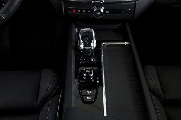 Volvo XC60 2.0 T8 Plug-in-hybrid AWD Polestar Engineered - Facelift MY26 | S/K-Panodak | Dig.Cockpit | Adapt.Cruise | Harman/Kardon | Stoel+-Stuurverw. | Elek. stoelen | 360 Camera | NAV + App.Connect + NAV | ECC | LM 21" | 9211