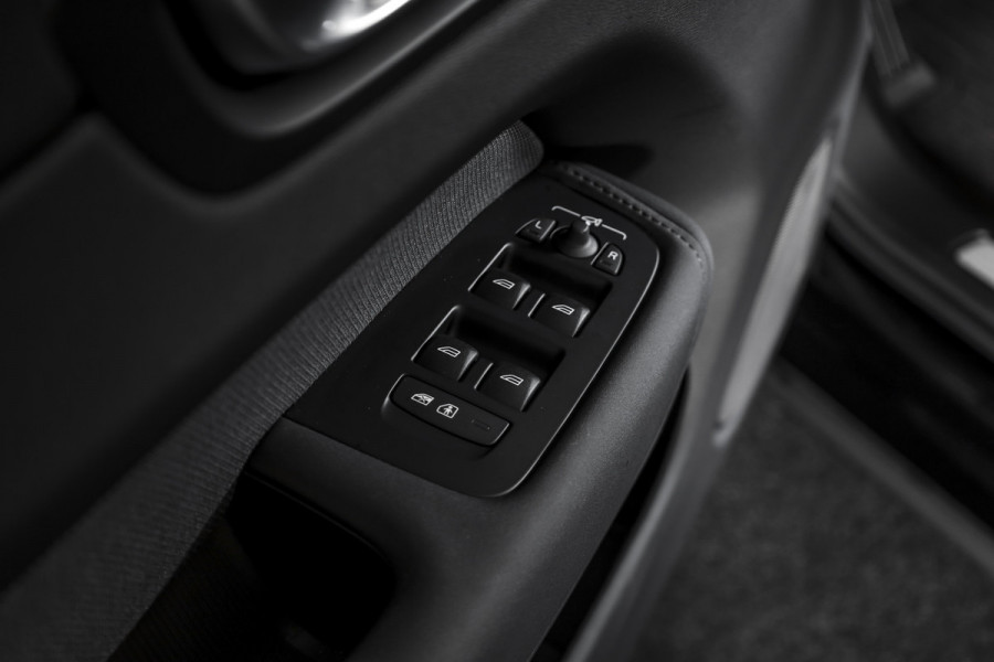 Volvo XC60 2.0 T8 Plug-in-hybrid AWD Polestar Engineered - Facelift MY26 | S/K-Panodak | Dig.Cockpit | Adapt.Cruise | Harman/Kardon | Stoel+-Stuurverw. | Elek. stoelen | 360 Camera | NAV + App.Connect + NAV | ECC | LM 21" | 9211