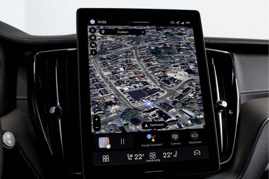 Volvo XC60 2.0 T8 Plug-in hybrid AWD Ultra Black Edition - Facelift MY26 | Luchtvering | Harmon Kardon | S/K Panodak | Dig.Cockpit | Adapt.Cruise | Stoel-+Stuurverw. | 360 Camera | NAV+App.Connect | Auto.Airco | LM 21" | 5090