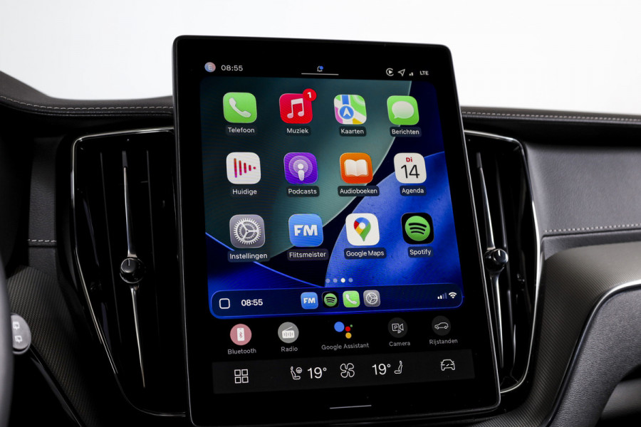 Volvo XC60 2.0 T8 Plug-in hybrid AWD Ultra Black Edition - Facelift MY26 | Luchtvering | Harmon Kardon | S/K Panodak | Dig.Cockpit | Adapt.Cruise | Stoel-+Stuurverw. | 360 Camera | NAV+App.Connect | Auto.Airco | LM 21" | 5090