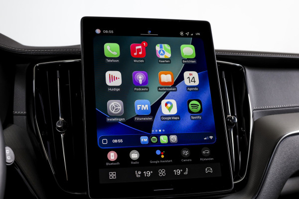 Volvo XC60 2.0 T8 Plug-in hybrid AWD Ultra Black Edition - Facelift MY26 | Luchtvering | Harmon Kardon | S/K Panodak | Dig.Cockpit | Adapt.Cruise | Stoel-+Stuurverw. | 360 Camera | NAV+App.Connect | Auto.Airco | LM 21" | 5090