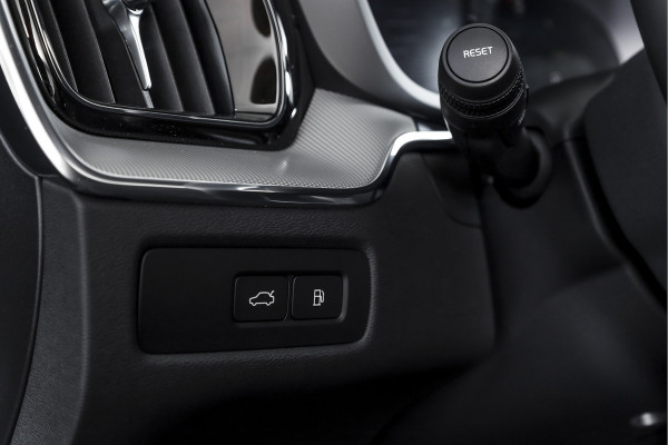 Volvo XC60 2.0 T8 Plug-in hybrid AWD Ultra Black Edition - Facelift MY26 | Luchtvering | Harmon Kardon | S/K Panodak | Dig.Cockpit | Adapt.Cruise | Stoel-+Stuurverw. | 360 Camera | NAV+App.Connect | Auto.Airco | LM 21" | 5090