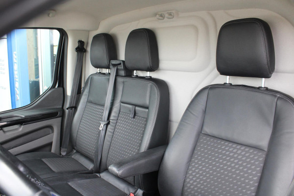 Ford Transit Custom 320 2.0 TDCI L2H1 Sport | Dealeronderhouden | Automaat | Stoelverwarming | Camera | Airco | Navigatie | BLIS | Parkeersensoren |