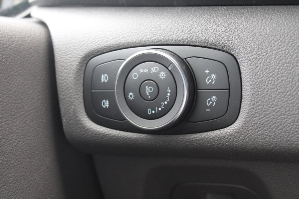 Ford Transit Custom 320 2.0 TDCI L2H1 Sport | Dealeronderhouden | Automaat | Stoelverwarming | Camera | Airco | Navigatie | BLIS | Parkeersensoren |