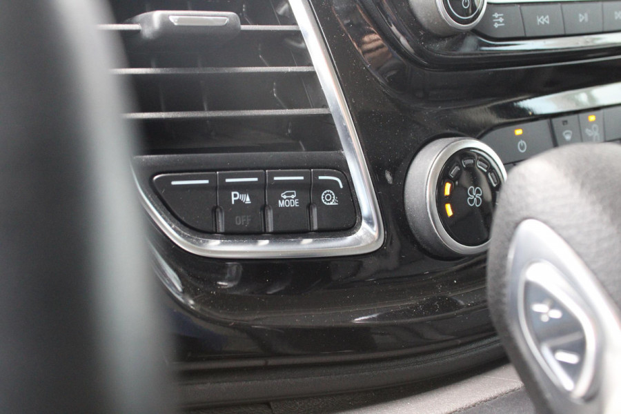 Ford Transit Custom 320 2.0 TDCI L2H1 Sport | Dealeronderhouden | Automaat | Stoelverwarming | Camera | Airco | Navigatie | BLIS | Parkeersensoren |