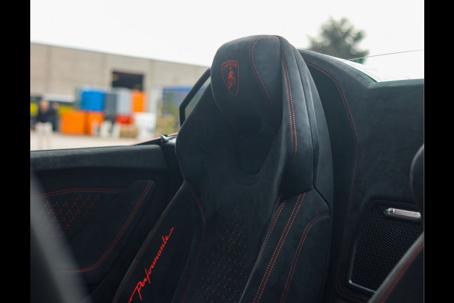 Lamborghini Huracan 5.2 V10 Performante Spyder | Misano Red - Sensonum