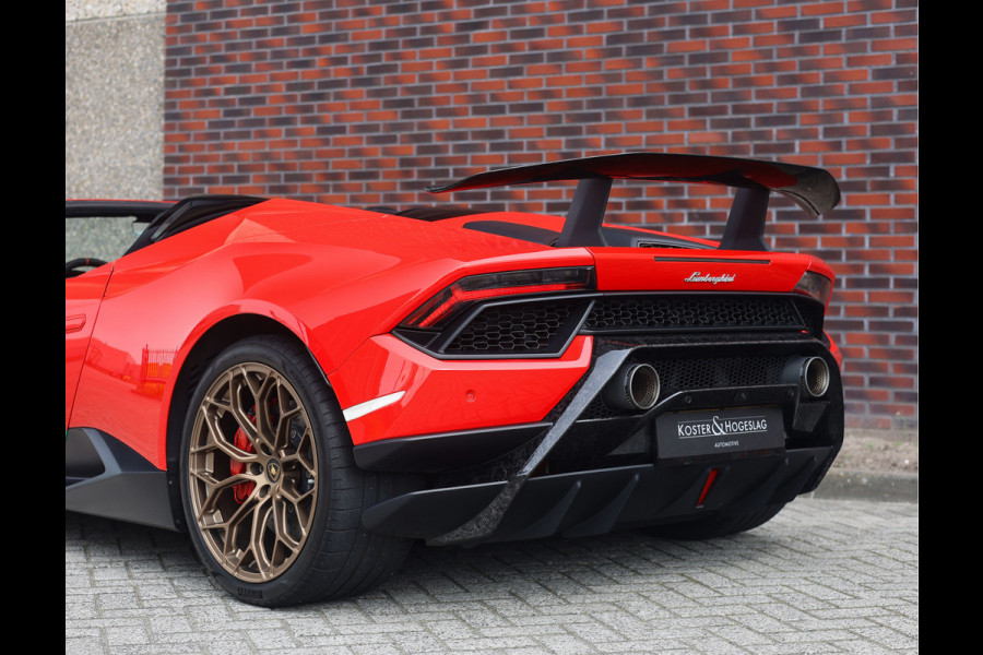 Lamborghini Huracan 5.2 V10 Performante Spyder | Misano Red - Sensonum