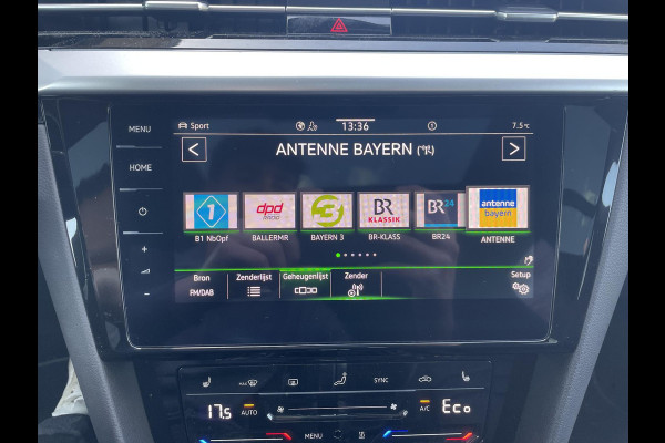 Volkswagen Arteon Shooting Brake 1.4 TSI eHybrid R-Line BINNEN + BUITEN PANO| NAPPALEDER SPORTSTOELEN| ELEK. STOEL MET MEMORY| ELEK. ACHTERKLEP| ACHTERBANK VERWARMD| CAMERA| STOELVERWARMING| CARPLAY| DODE HOEK SENSOR