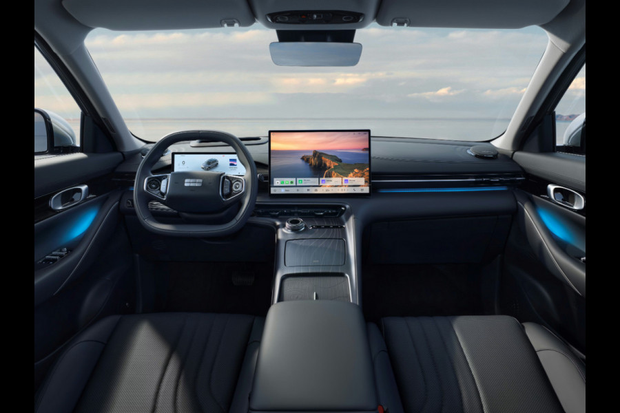 GEELY E5 Max+ 68 kWh | Panoramadak | Memoryseats | Flyme Audio | Stoelen voor & achter verwarmbaar | Warmtepomp | 360 Camera |