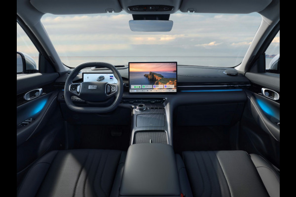 GEELY E5 Max+ 68 kWh | Panoramadak | Memoryseats | Flyme Audio | Stoelen voor & achter verwarmbaar | Warmtepomp | 360 Camera |