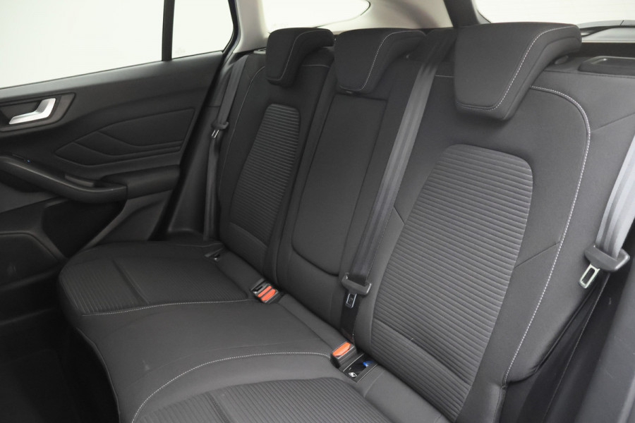 Ford FOCUS Wagon 1.0 EcoBoost Titanium Business Climate, Winterpakket, Apple Carplay, Cruise, PDC, Sportstoelen, 16''