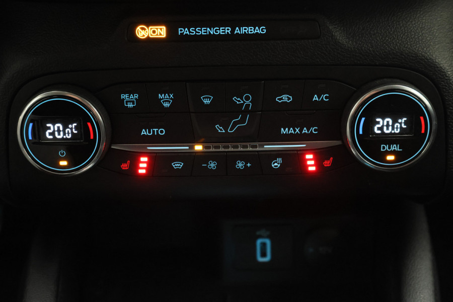 Ford FOCUS Wagon 1.0 EcoBoost Titanium Business Climate, Winterpakket, Apple Carplay, Cruise, PDC, Sportstoelen, 16''