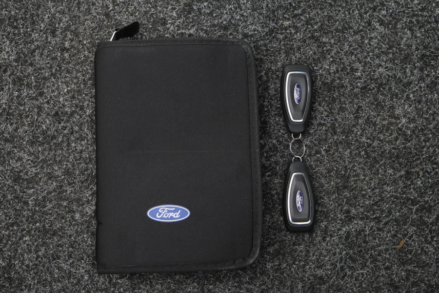 Ford FOCUS Wagon 1.0 EcoBoost Titanium Business Climate, Winterpakket, Apple Carplay, Cruise, PDC, Sportstoelen, 16''