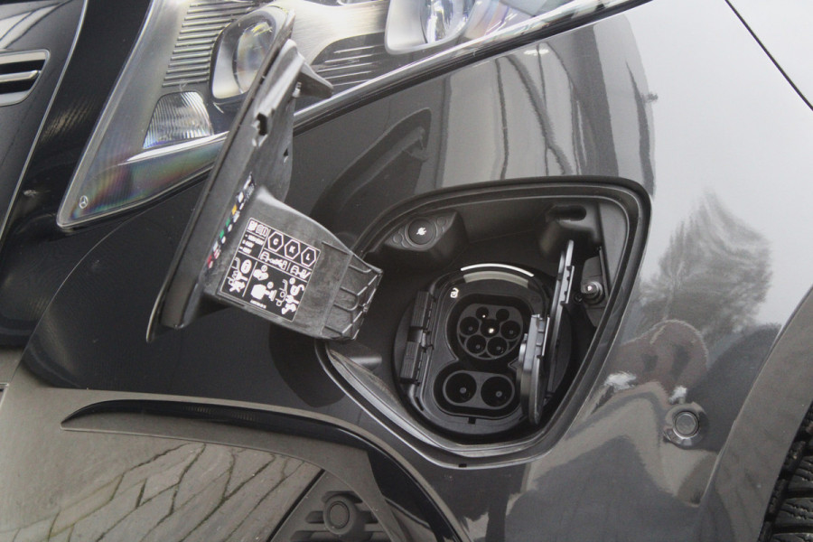 Mercedes-Benz Eqv 300 L2 90kWh 7 Zits - 2x Schuif - 360 Camera - Multibeam - ACC - Stoelverwarming - Elektrische Deuren - Rijklaar