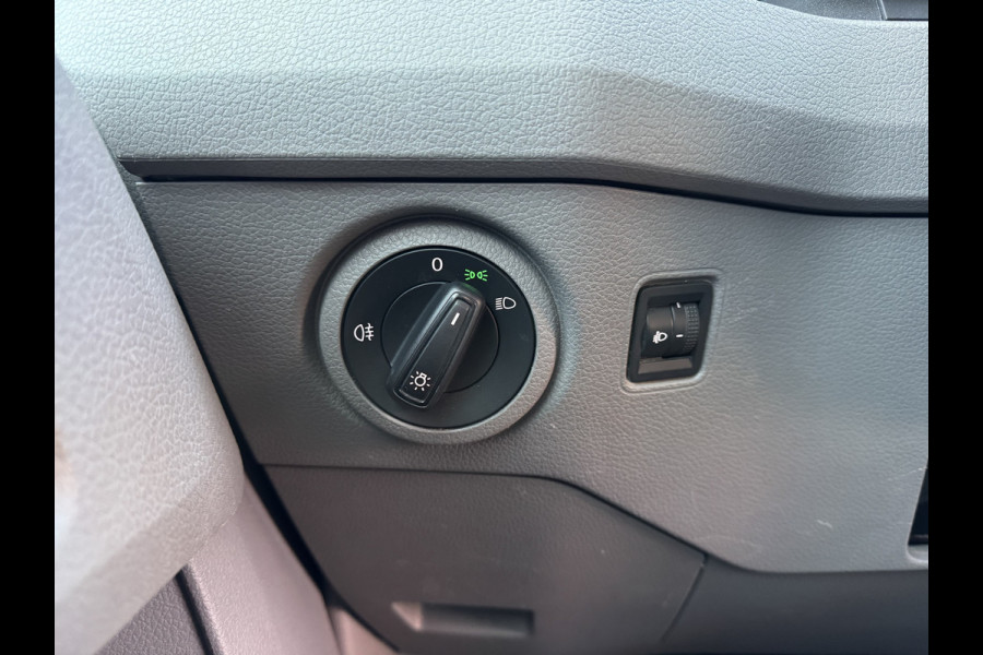 Volkswagen Crafter 2.0 TDI 140 PK Imperiaal Glasresteel Glastransporter L3H3 Camera Carplay Airco Cruise control Glaszetter