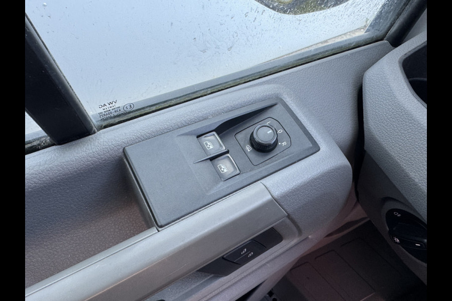 Volkswagen Crafter 2.0 TDI 140 PK Imperiaal Glasresteel Glastransporter L3H3 Camera Carplay Airco Cruise control Glaszetter