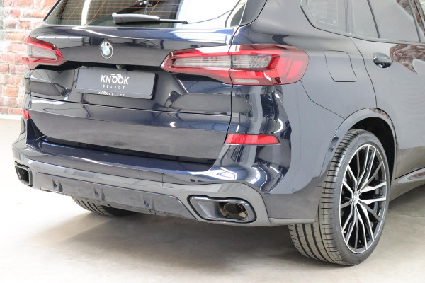 BMW X5 xDrive45e High Executive M Sport Pakket Automaat / Live Cockpit Professional / Head-Up Display / Driving Assistant Professional / Warmtecomfortpakket / Stoelventilatie / Luchtvering / 22 Inch / Panoramadak / M Sportremsysteem / Adaptieve LED-koplamp / Comfortstoelen / Shadow Line