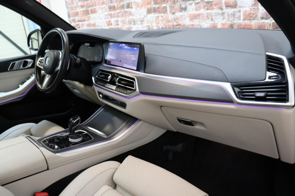 BMW X5 xDrive45e High Executive M Sport Pakket Automaat / Live Cockpit Professional / Head-Up Display / Driving Assistant Professional / Warmtecomfortpakket / Stoelventilatie / Luchtvering / 22 Inch / Panoramadak / M Sportremsysteem / Adaptieve LED-koplamp / Comfortstoelen / Shadow Line