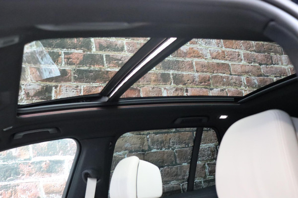 BMW X5 xDrive45e High Executive M Sport Pakket Automaat / Live Cockpit Professional / Head-Up Display / Driving Assistant Professional / Warmtecomfortpakket / Stoelventilatie / Luchtvering / 22 Inch / Panoramadak / M Sportremsysteem / Adaptieve LED-koplamp / Comfortstoelen / Shadow Line