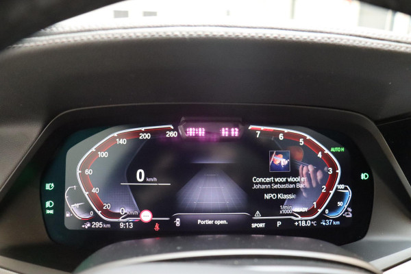 BMW X5 xDrive45e High Executive M Sport Pakket Automaat / Live Cockpit Professional / Head-Up Display / Driving Assistant Professional / Warmtecomfortpakket / Stoelventilatie / Luchtvering / 22 Inch / Panoramadak / M Sportremsysteem / Adaptieve LED-koplamp / Comfortstoelen / Shadow Line