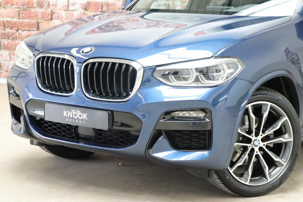 BMW X3 xDrive20i High Executive M Sport Pakket Automaat / Live Cockpit Professional / Driving Assistant Plus / Trekhaak / Adaptieve LED-koplamp / Leder / Hifi / 20 Inch / Stoelverwarming / Achteruitrijcamera / Extra Getint Glas / Shadow Line / DAB / Geluidsisolerende Ruiten