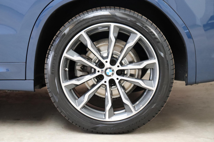 BMW X3 xDrive20i High Executive M Sport Pakket Automaat / Live Cockpit Professional / Driving Assistant Plus / Trekhaak / Adaptieve LED-koplamp / Leder / Hifi / 20 Inch / Stoelverwarming / Achteruitrijcamera / Extra Getint Glas / Shadow Line / DAB / Geluidsisolerende Ruiten